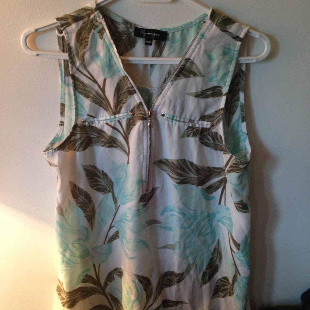 lily morgan  sleeveless blouse sz. medium